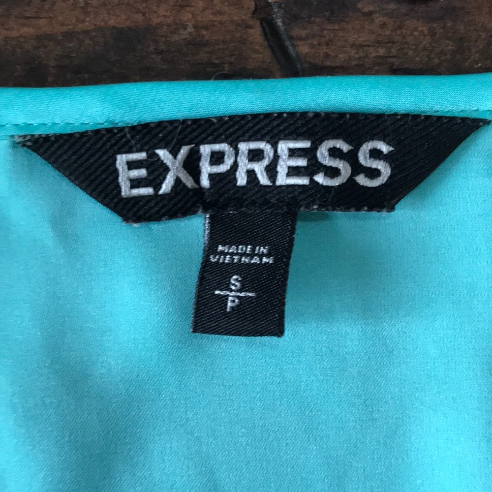 [Express] V Neck Top - Picture 4 of 4